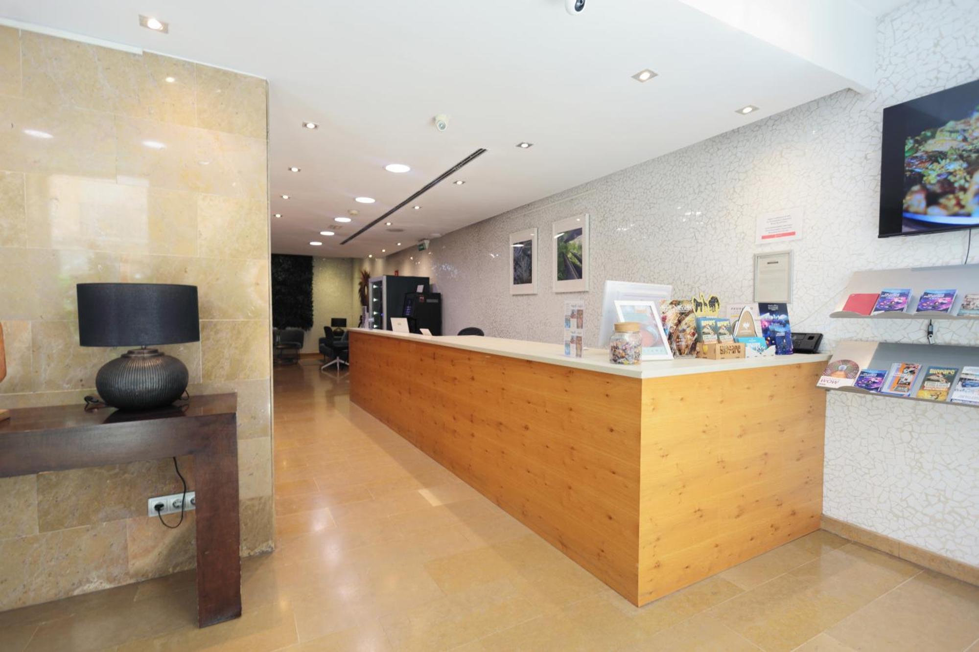 & Co. Quart Boutique