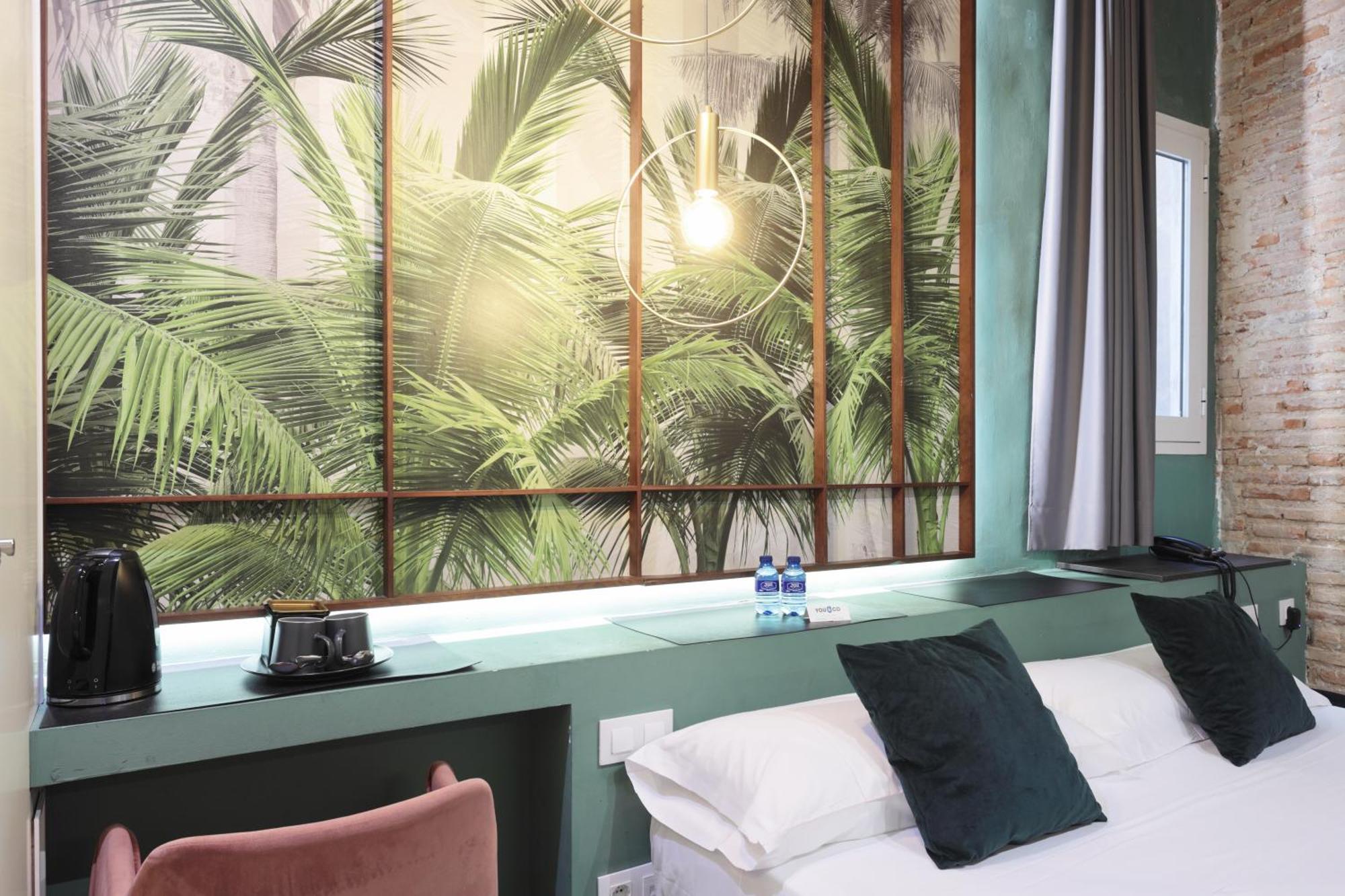 & Co. Quart Boutique 3*