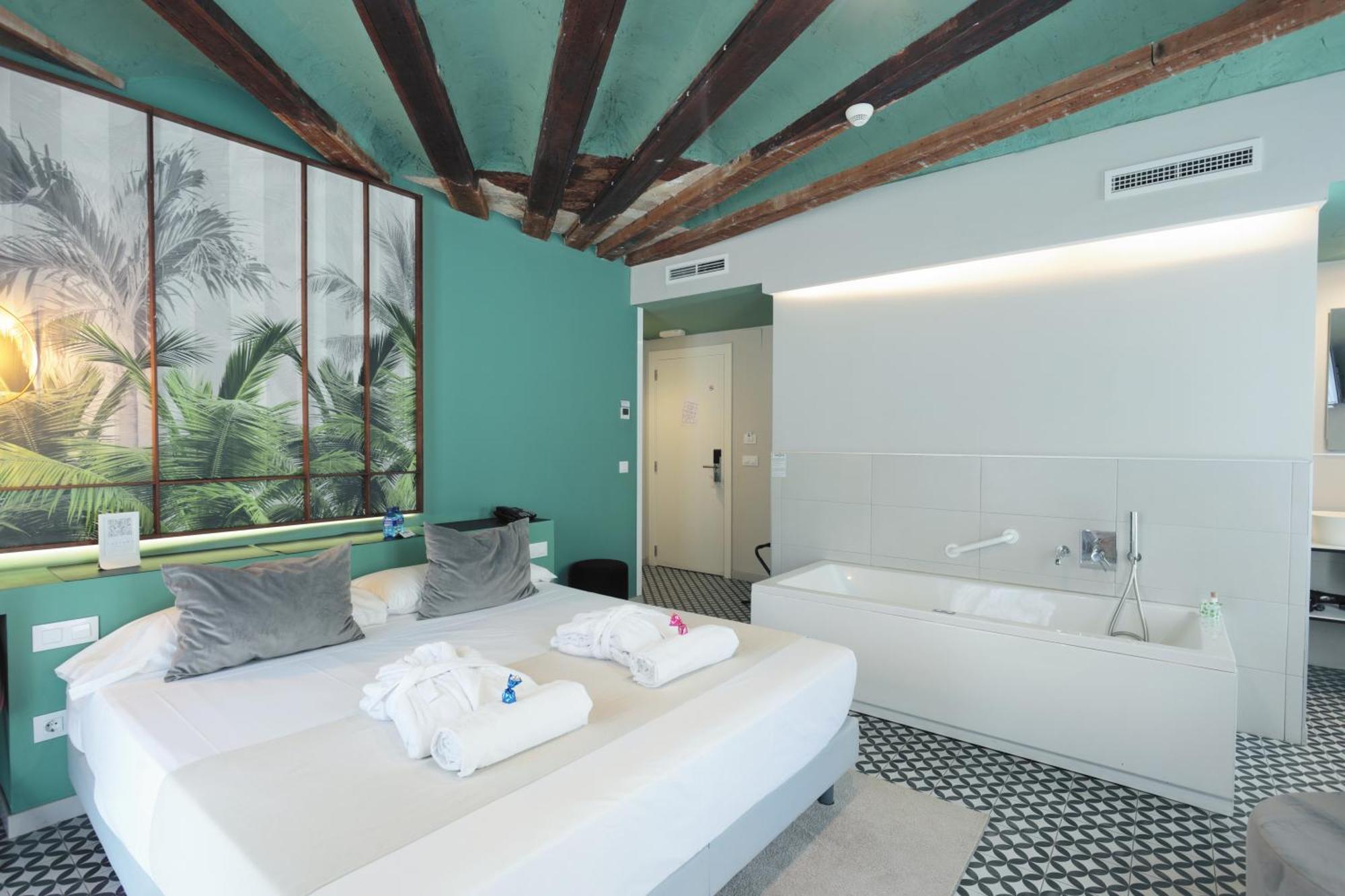 & Co. Quart Boutique 3* Valencia