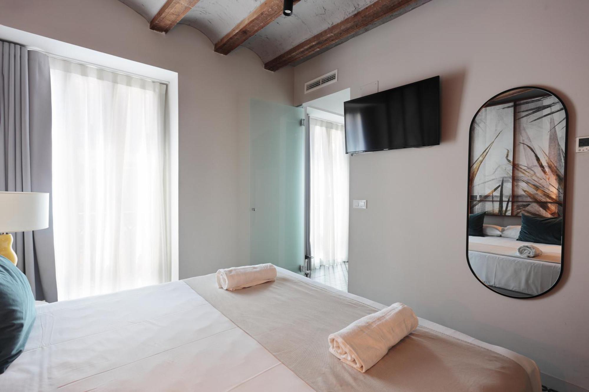 & Co. Quart Boutique 3*